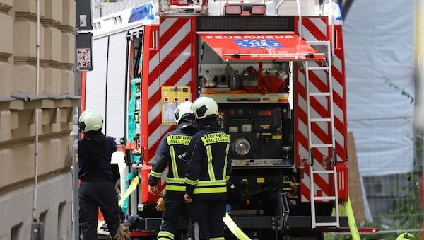 Lebensbedrohlich verletzter Mann bei Wohnungsbrand in Hamburg-Harburg