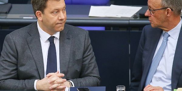 Merz offen für höhere Reichensteuer