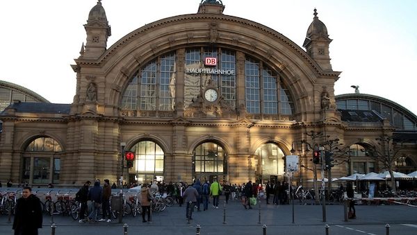 Alkoholkonsumverbot im Frankfurter Hauptbahnhof