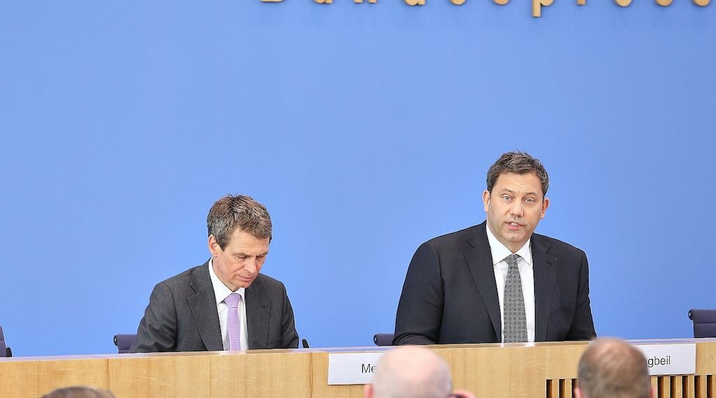 Klingbeil glaubt an Schuldenabbau - irgendwann