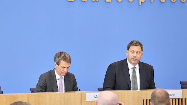 Klingbeil glaubt an Schuldenabbau - irgendwann