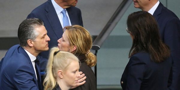 Berlins SPD-Spitzenkandidat Krach kritisiert Bundesregierung scharf