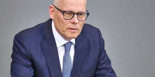 CDU-Außenpolitiker: US-Truppenabzug keine Bestrafung für Merz