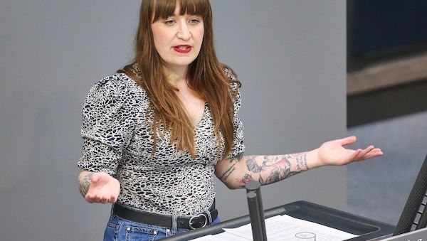 Reichinnek wirft Koalition "ein Jahr Chaos" vor