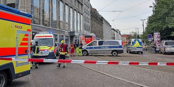 Polizei: 33-jähriger Deutscher fuhr in Leipzig in Menschenmenge