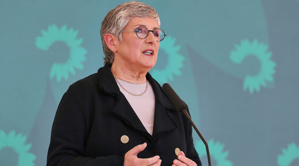 Haßelmann kritisiert Merz und bietet Hilfe für Reformen an