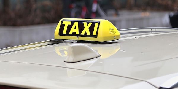Hamburgs Taxiflotte wird emissionsfrei: Anteil der E-Taxis steigt auf über 26 Prozent