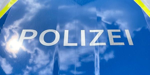 Fünfköpfige Personengruppe in Charlottenburg angegriffen