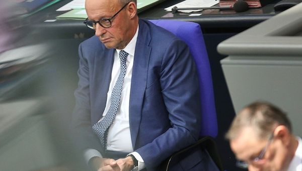 Forsa: AfD weiter klar vor Union