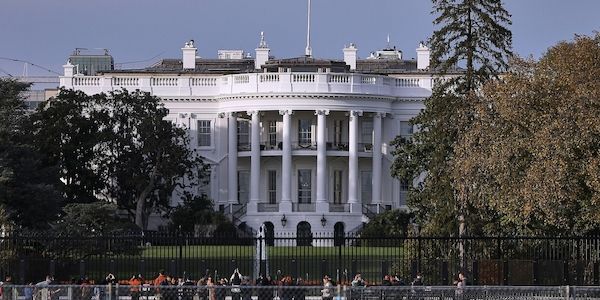 Trump: USA setzen Militäreinsatz in Straße von Hormus aus