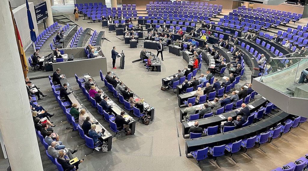 Grüne und CDU fordern Aussetzen der Diätenerhöhung