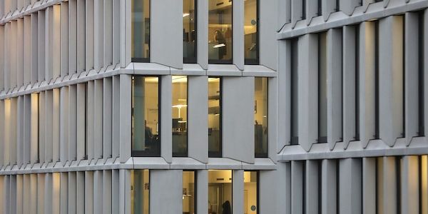 NRW genehmigt mehr Betriebs-, Büro- und Verwaltungsgebäude