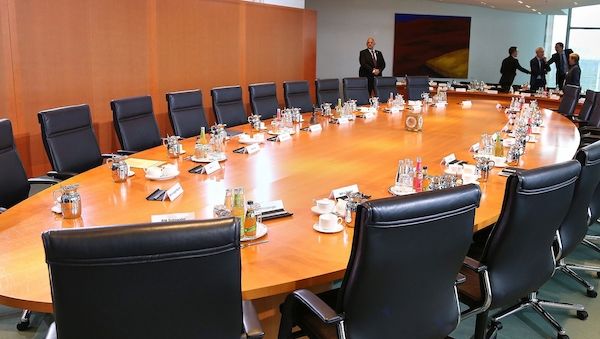Dobrindt hält Diskussion über Minderheitsregierung für absurd
