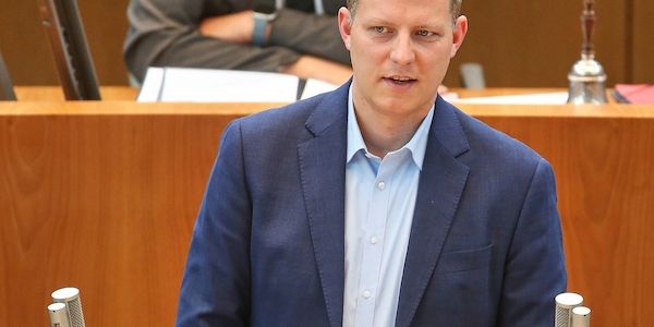 Bewerber um FDP-Vorsitz wirft Merz Wortbruch vor