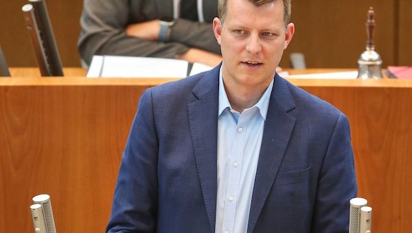 Bewerber um FDP-Vorsitz wirft Merz Wortbruch vor
