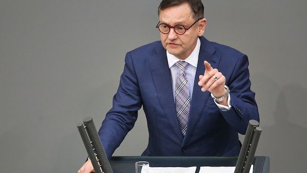 AfD-Vizechef Gottschalk lobt Wärmepumpen und E-Autos