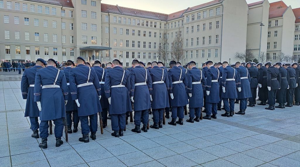Bundeswehr: 250 Euro Bußgeld bei Fragebogen-Verweigerung