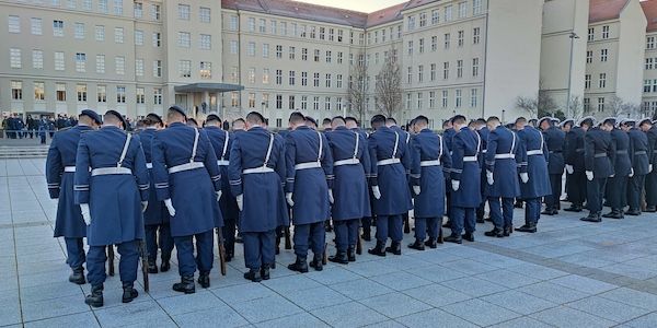 Bundeswehr: 250 Euro Bußgeld bei Fragebogen-Verweigerung