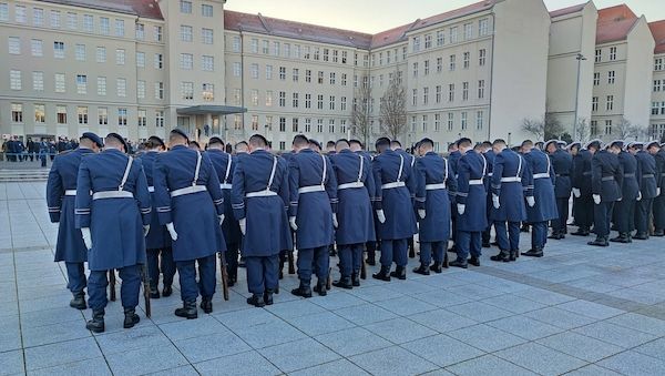 Bundeswehr: 250 Euro Bußgeld bei Fragebogen-Verweigerung