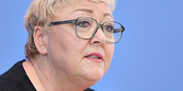 SED-Opferbeauftragte will über Wert der Demokratie aufklären