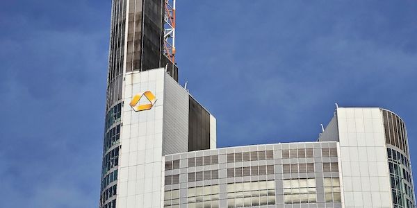 Commerzbank will zusätzlich 3.000 Stellen streichen