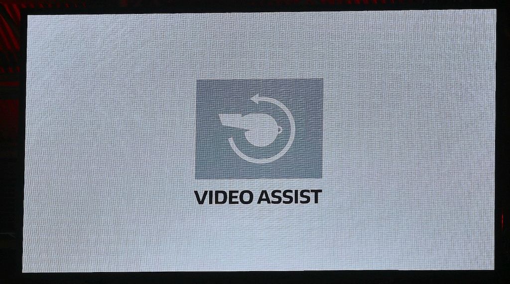 Experten fordern Absetzung der halbautomatischen Abseitserkennung