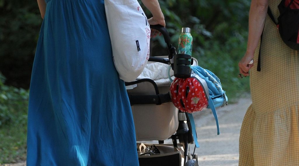 Betreuung bleibt überwiegend Frauensache in Berlin-Brandenburg