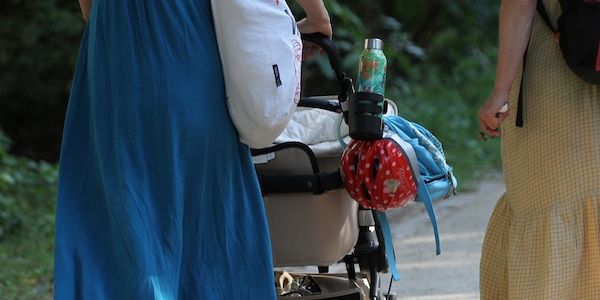 Betreuung bleibt überwiegend Frauensache in Berlin-Brandenburg