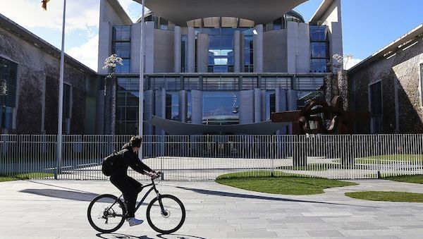 Bundesregierung hält an "Entlastungsprämie" fest