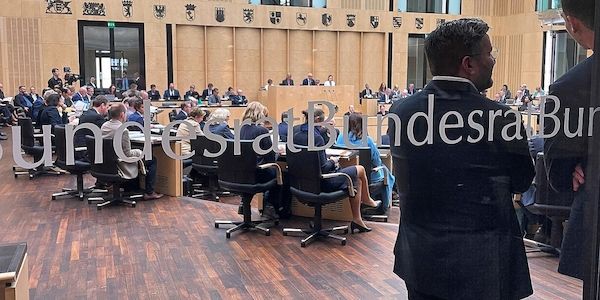 Bundesrat lehnt Entlastungsprämie ab - Hamburg fordert Änderungen