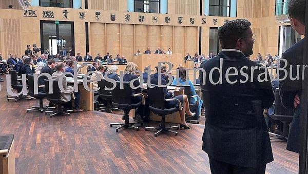 Bundesrat lehnt Entlastungsprämie ab - Hamburg fordert Änderungen