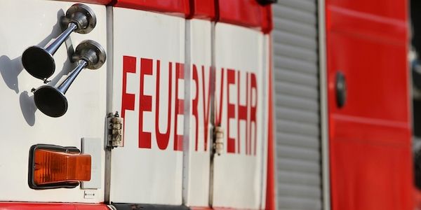 Tödlicher Unfall zwischen Linienbus und Transporter in Hamburg-Cranz