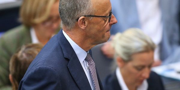 Insa: AfD in Umfrage erstmals fünf Punkte vor Union