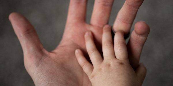 Vaterschaftsrecht: Mehr Rechte für leibliche Väter