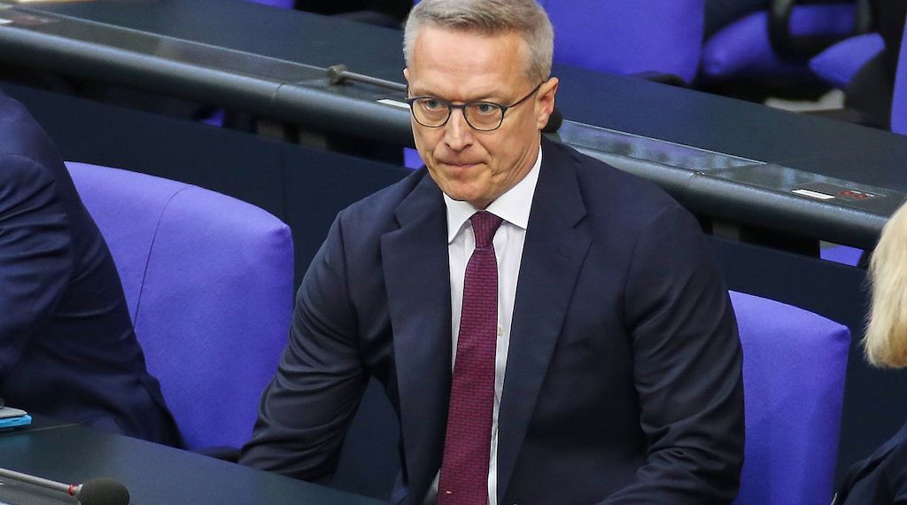 Wildberger räumt Fehler bei 1.000-Euro-Prämie ein