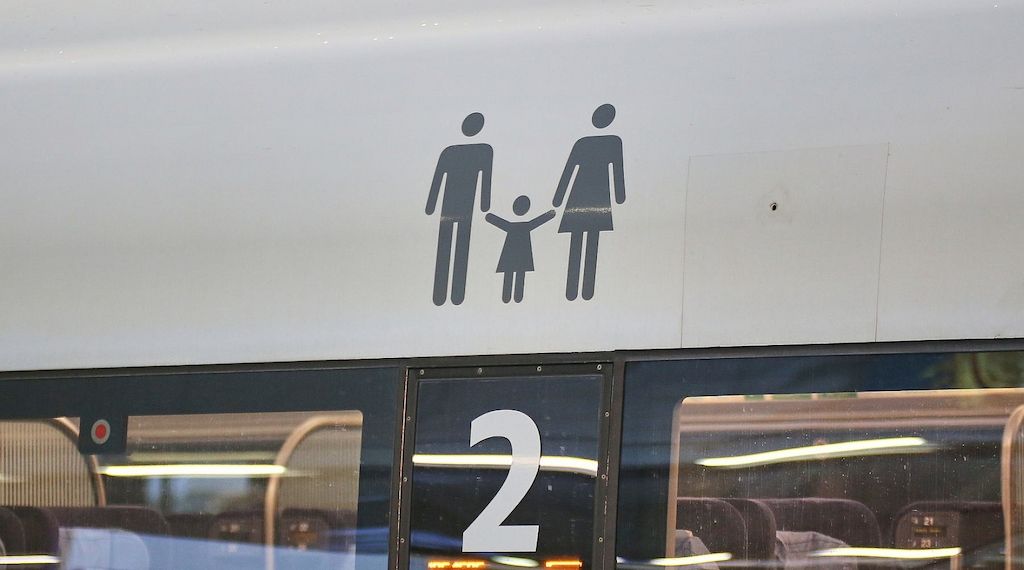 Fahrgastverband kritisiert Regeln für neues Familienticket