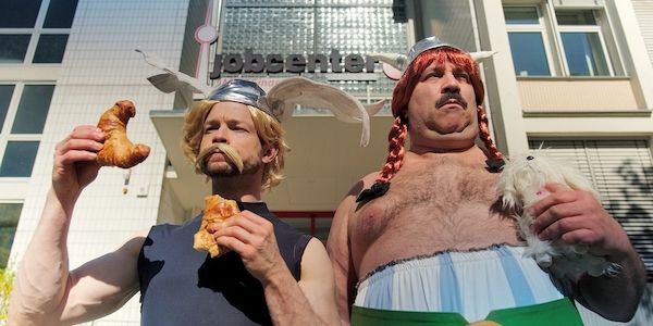 Asterix und Obelix vorm Weddinger Jobcenter: Premiere der neuen GWSW-Folge 