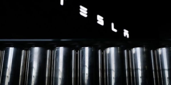 Tesla will in Grünheide Millionen in Batterien stecken - 1.500 neue Jobs