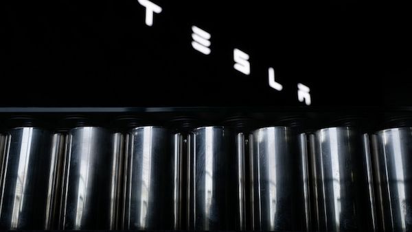 Tesla will in Grünheide Millionen in Batterien stecken - 1.500 neue Jobs
