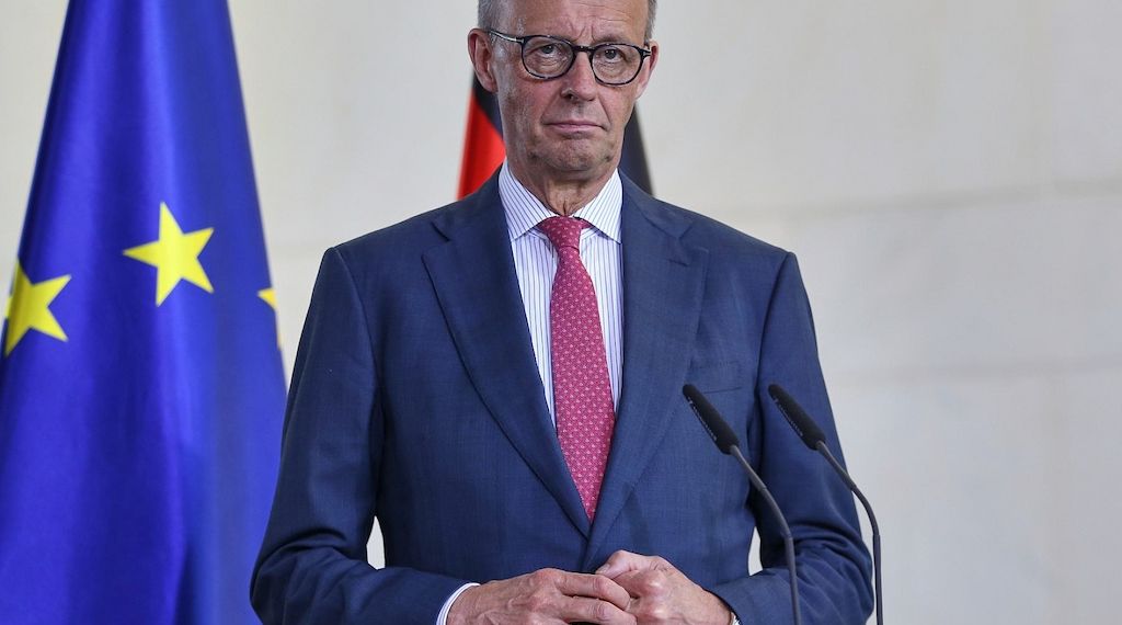 Draghi erhält Karlspreis - Merz appelliert an Europas "Machtmittel"