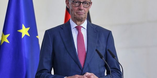 Draghi erhält Karlspreis - Merz appelliert an Europas "Machtmittel"