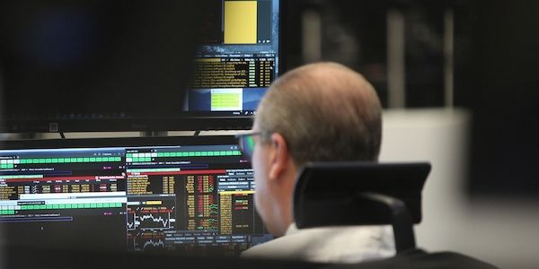 Dax verliert am Brückentag über zwei Prozent