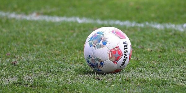 OB Schick gratuliert Energie Cottbus zum Aufstieg in die 2. Bundesliga