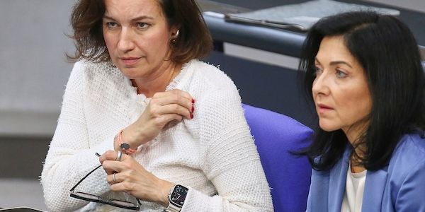 Ministerinnen weisen Überlegungen zu Minderheitsregierung zurück