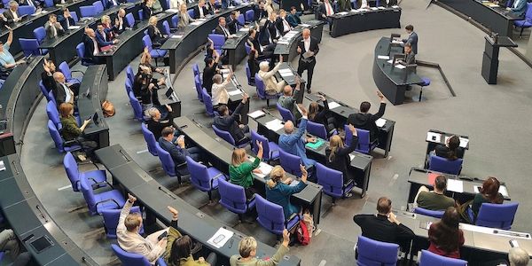 Grüne bringen eigenes Gesetz zur Aussetzung der Diätenerhöhung ein
