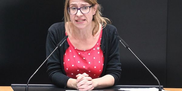 Bildungssprecherin der Linken kritisiert Entlastungsvereinbarung als Mogelpackung