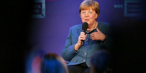 Wagenknecht unterstützt Merkels Forderung nach mehr Diplomatie