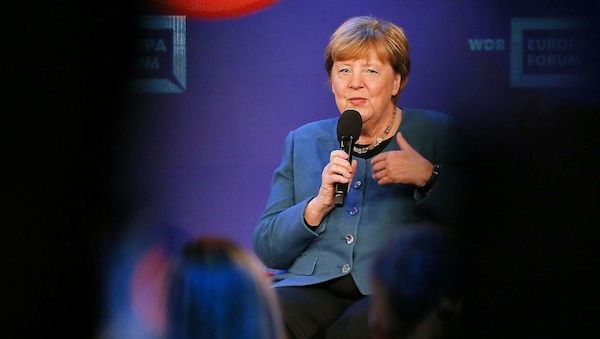 Wagenknecht unterstützt Merkels Forderung nach mehr Diplomatie