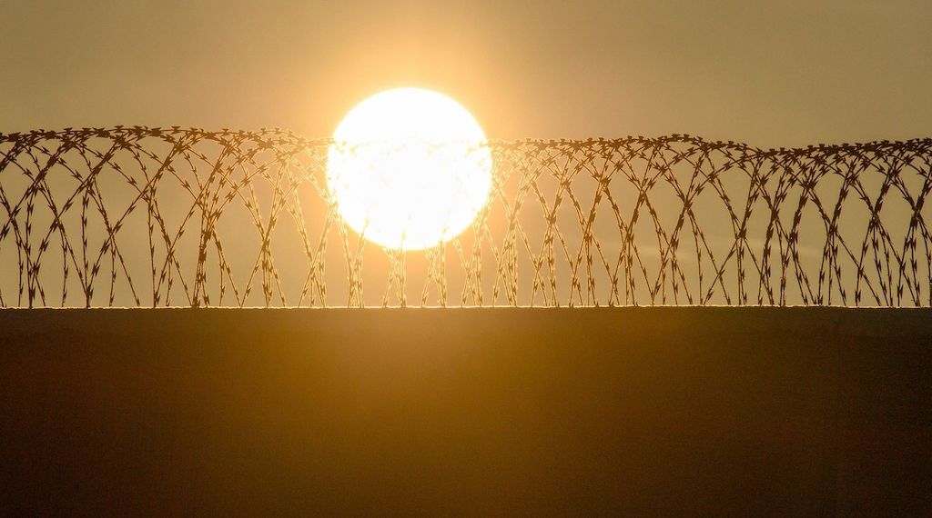 Polizei stoppt an Gefängnis nächtlichen Schmuggel per Drohne