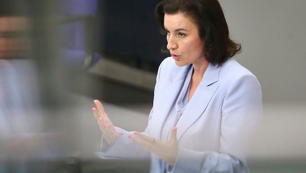 Bär: Förderbedarf bei Frauengesundheit ist "gigantisch"